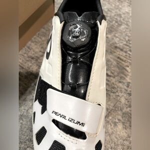 Pearl Izumi cycling shoe
